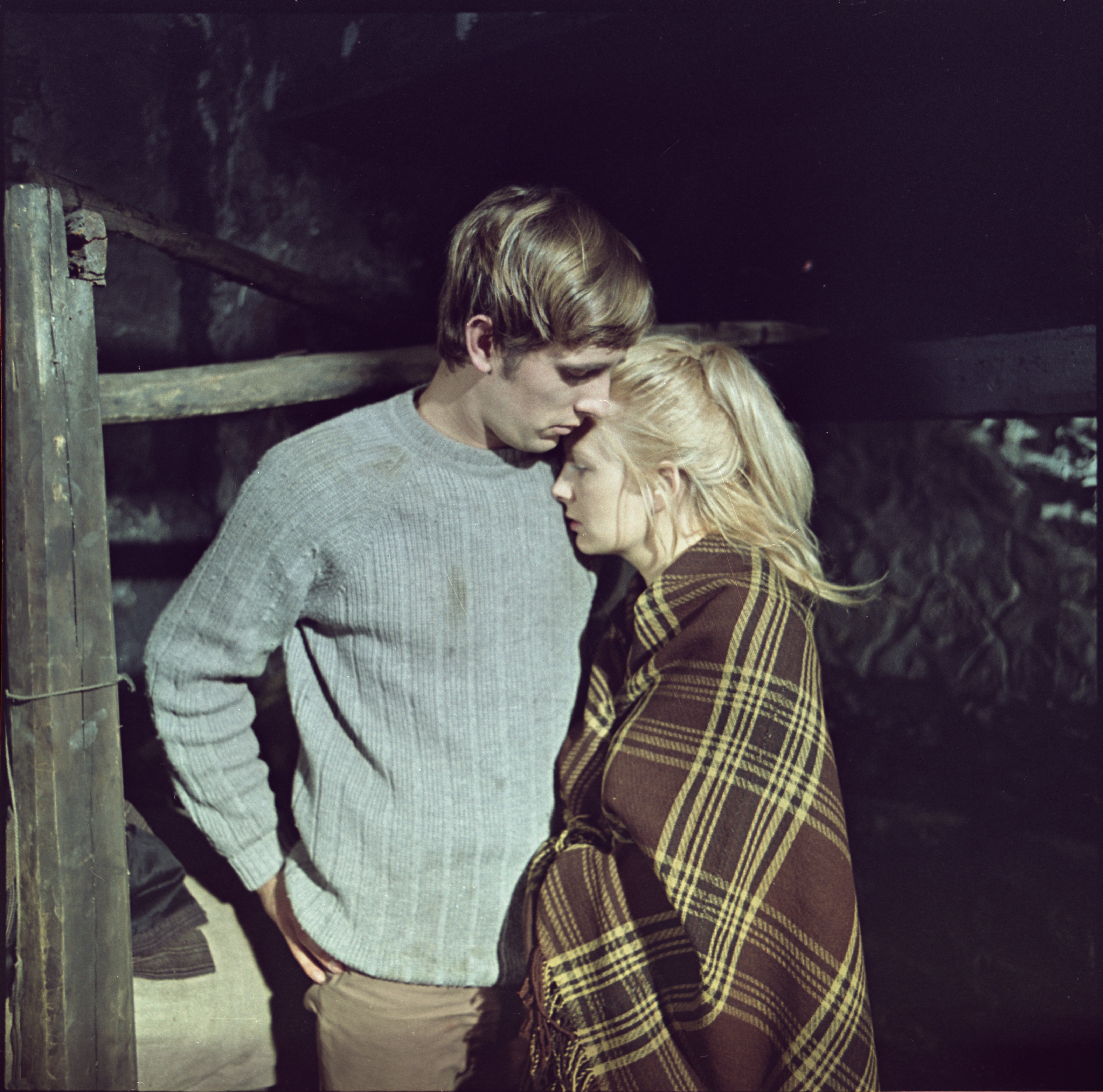 EFA 0-221816. Mängufilm “Väike reekviem suupillile” – Kristiine – Eve Kivi ja Jaan – Lembit Ulfsak. Foto: Tallinnfilm, 1971